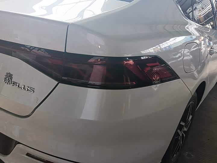 BYD Qin Plus, 2022 — фото 8 из 9
