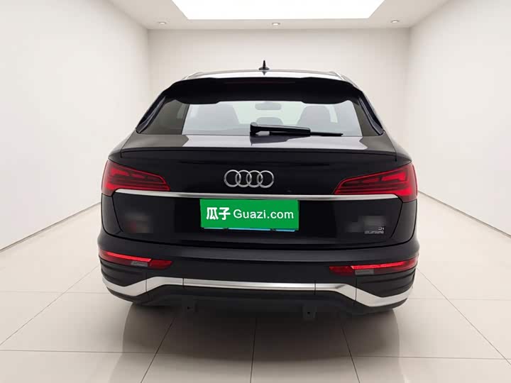 Audi Q5L Sportback, 2022 — фото 5 из 9