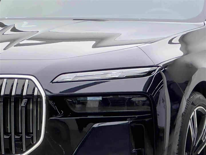 BMW i7, 2023 — фото 3 из 9