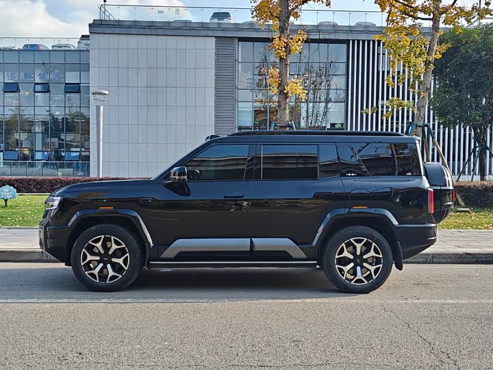 BYD FangChengBao Leopard 8, 2025 — фото 5 из 9