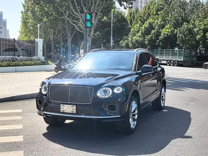 Bentley Bentayga, 2023 — купить в Саратове под ключ