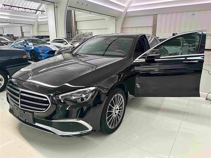 Mercedes-Benz E-Class, 2023 — фото 5 из 9