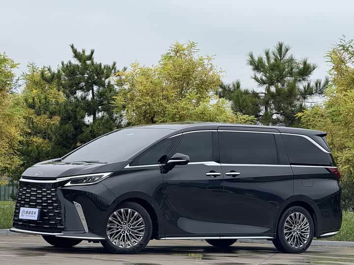 Lexus LM, 2023 — купить в Санкт-Петербурге под ключ