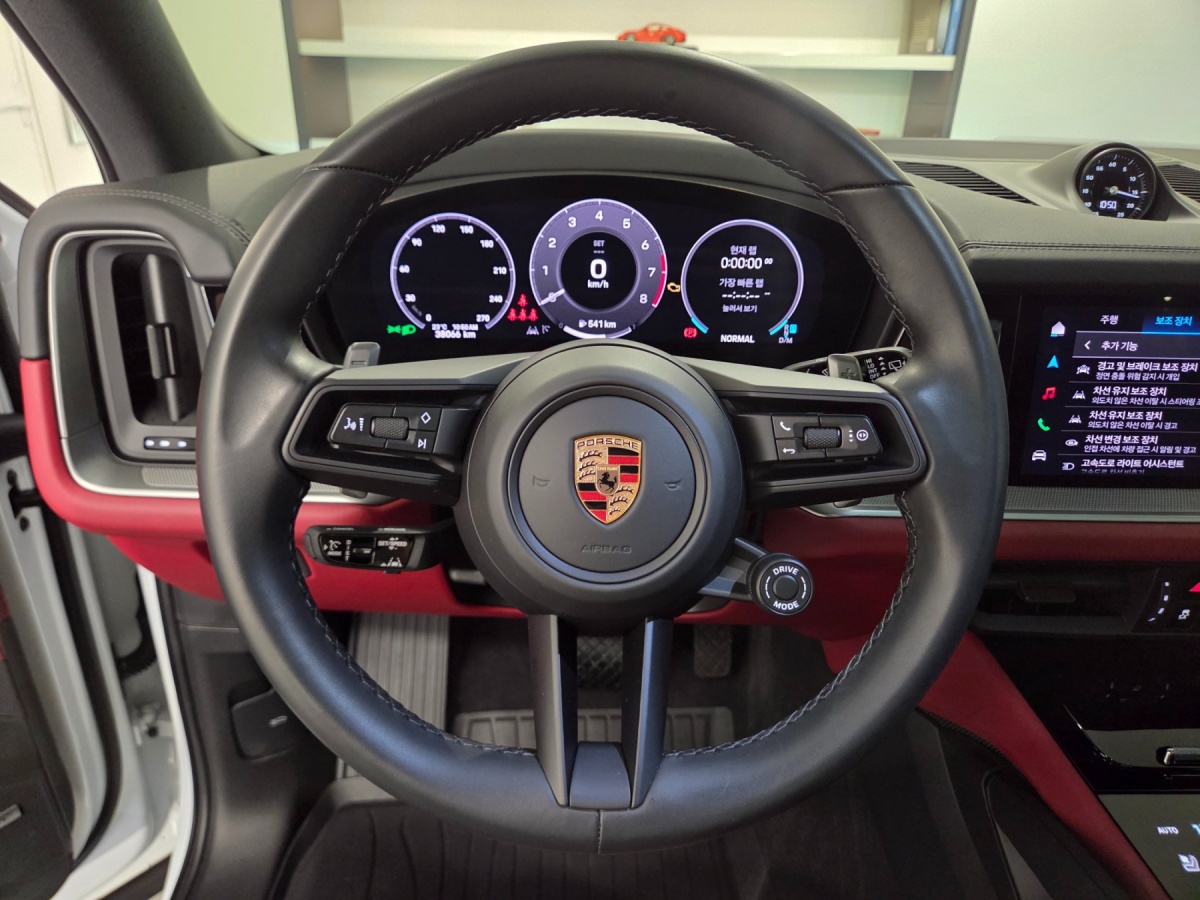 Porsche Cayenne, 2023 — фото 10 из 12