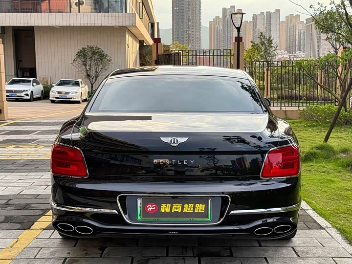 Bentley Flying Spur Hybrid, 2022 — фото 5 из 9