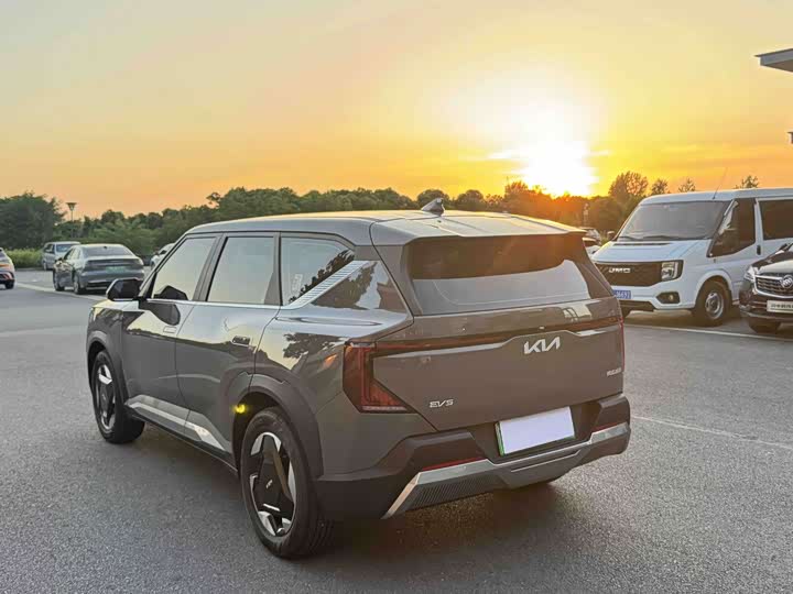 Kia EV5, 2026 — фото 8 из 9