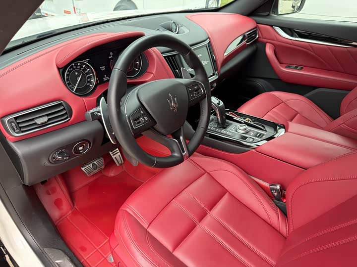 Maserati Levante, 2022 — фото 6 из 9