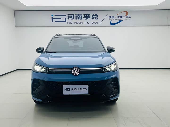 Volkswagen Tiguan L Pro, 2024 — фото 2 из 9