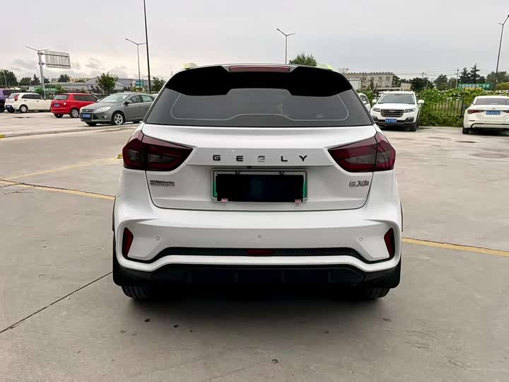 Geely Geometry EX3, 2021 — фото 8 из 9
