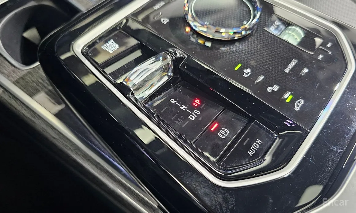 BMW 7 Series, 2025 — фото 9 из 12