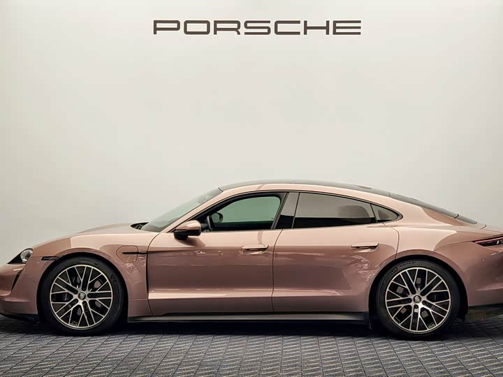Porsche Taycan, 2022 — фото 6 из 9
