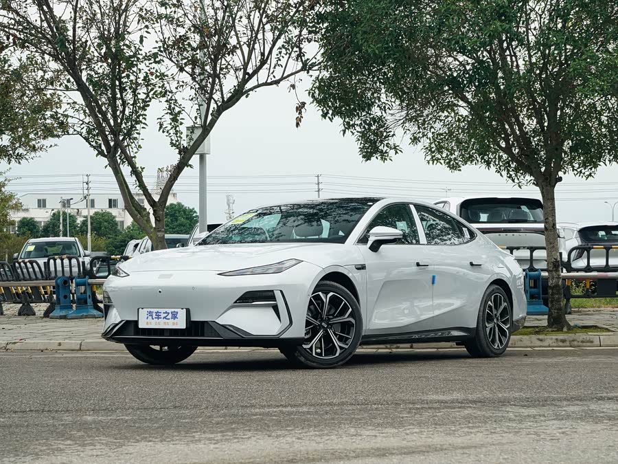 Geely Galaxy E8, 2026 — купить в Смоленске под ключ