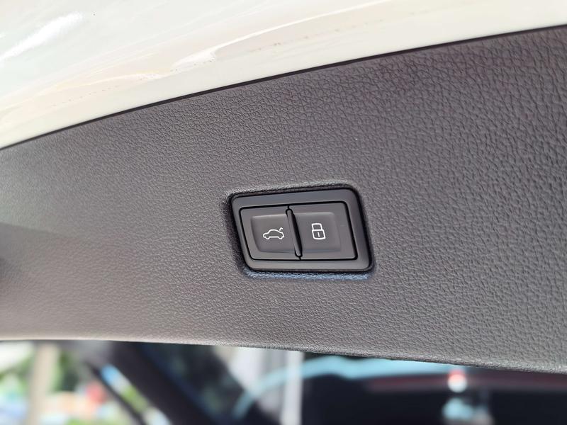 Audi Q5L Sportback, 2022 — фото 11 из 12