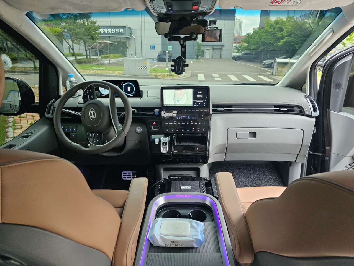 Hyundai Staria, 2025 — фото 8 из 12