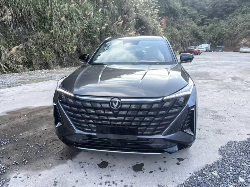 Changan UNI-Z Hybrid, 2026 — фото 2 из 10