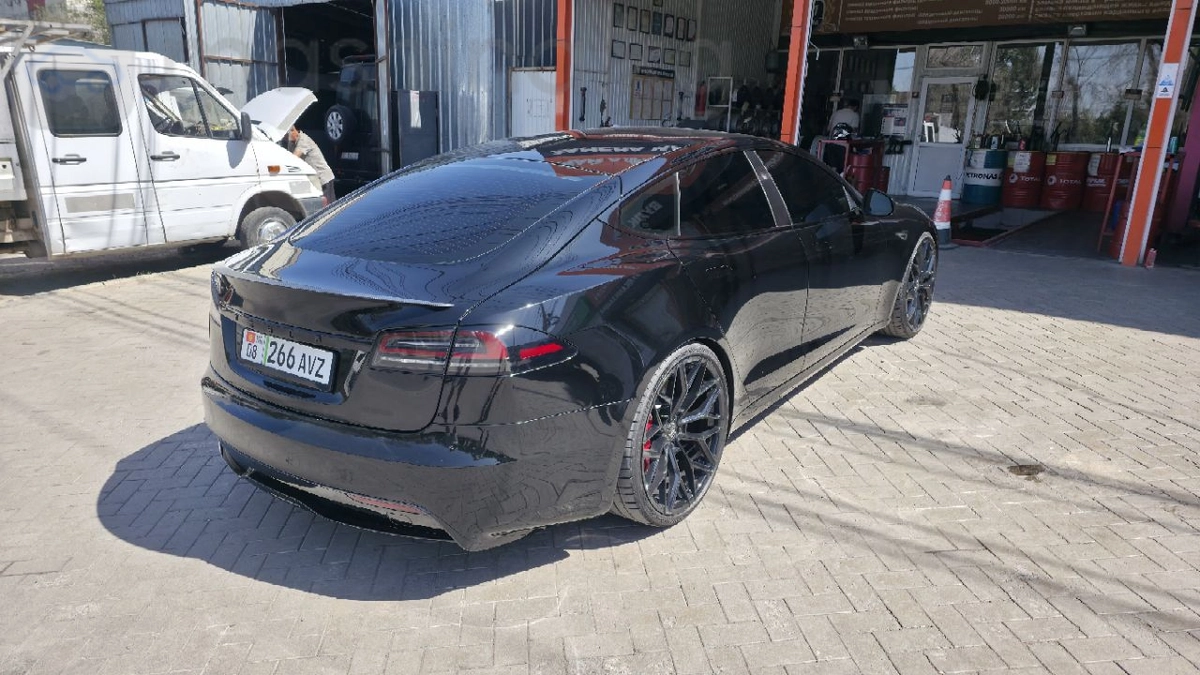 Tesla Model S, 2023 — фото 5 из 12