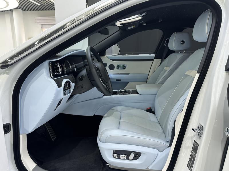 Rolls-Royce Ghost, 2025 — фото 8 из 10