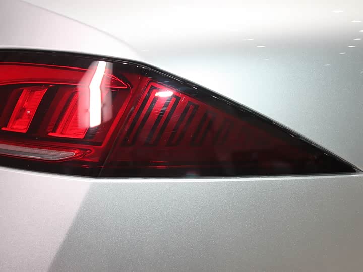 Roewe D7, 2025 — фото 7 из 9