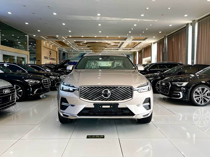 Volvo XC60, 2025 — фото 2 из 9