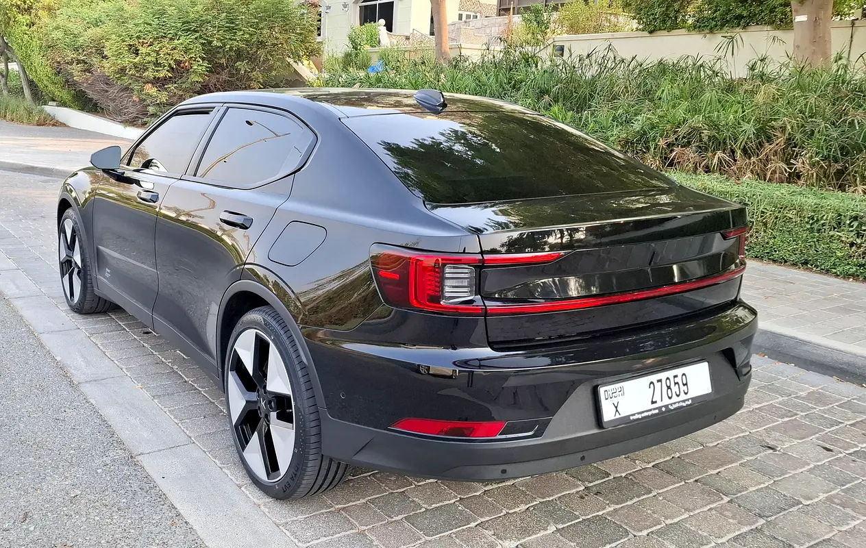 Polestar 2, 2023 — фото 2 из 10
