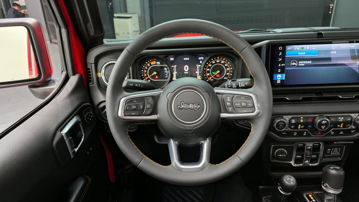 Jeep Wrangler, 2024 — фото 12 из 12