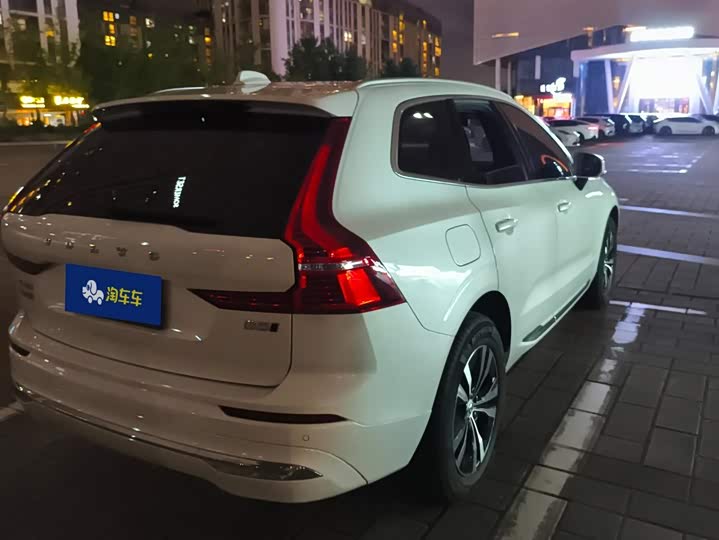 Volvo XC60, 2023 — фото 3 из 9