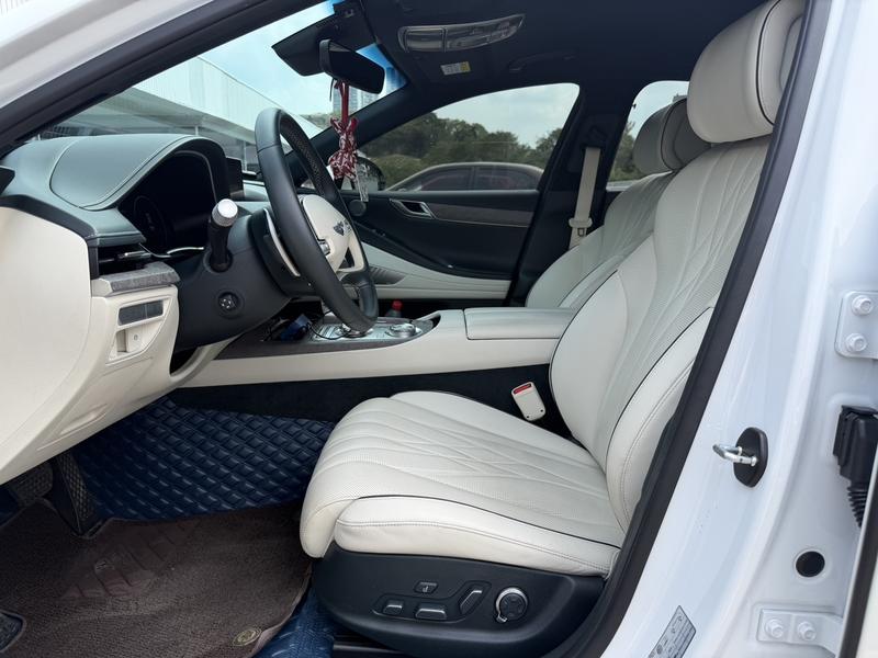 Genesis G80 EV, 2023 — фото 9 из 12