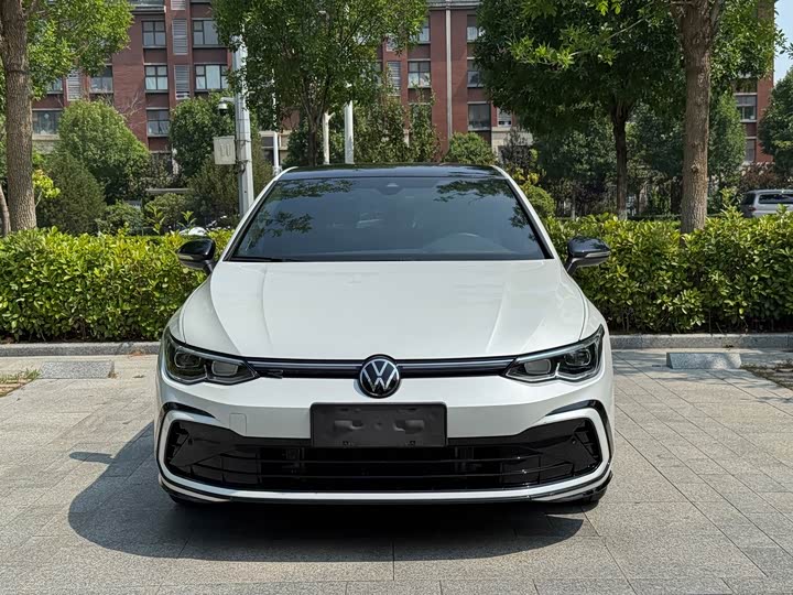 Volkswagen Golf, 2023 — фото 2 из 9