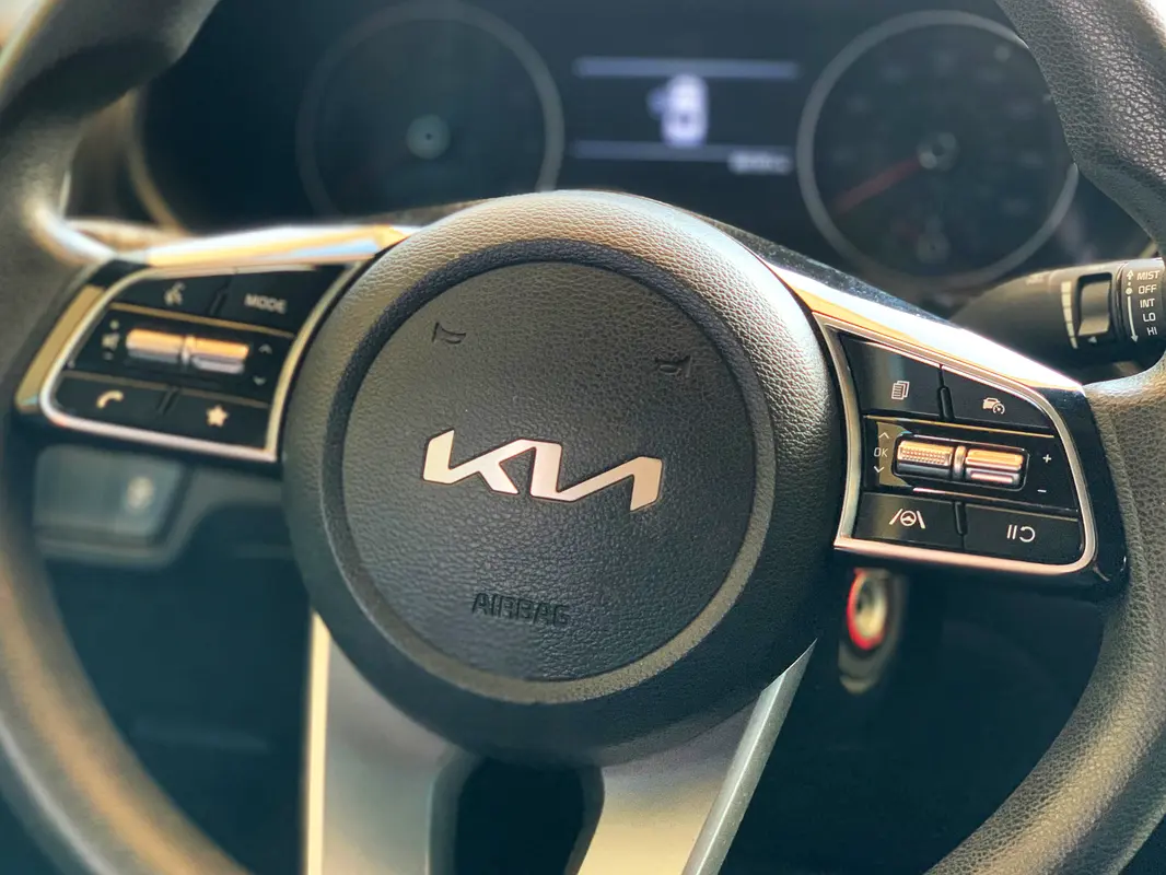 Kia Forte, 2023 — фото 8 из 10