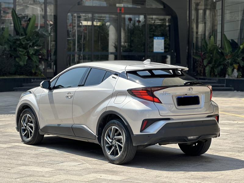 Toyota C-HR, 2022 — фото 4 из 10