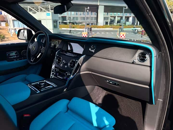Rolls-Royce Cullinan, 2023 — фото 7 из 9