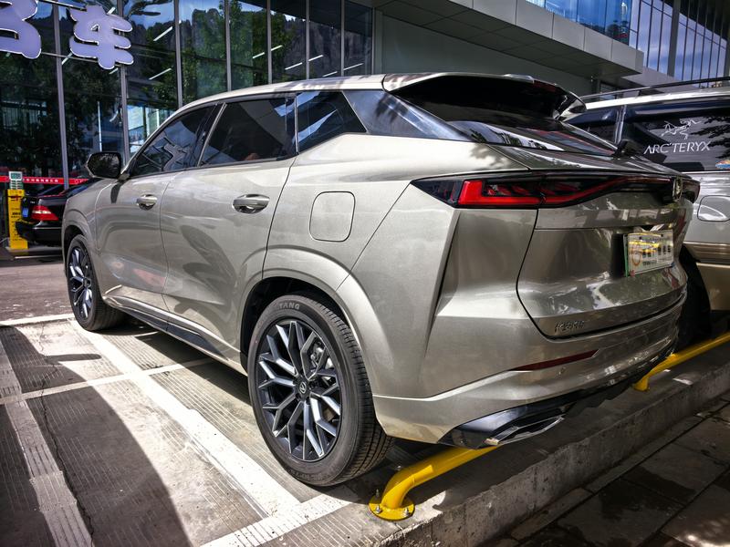 Changan UNI-Z Hybrid, 2024 — фото 4 из 9