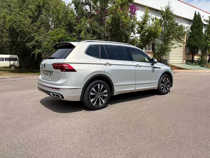 Volkswagen Tiguan L Pro, 2022 — фото 7 из 9