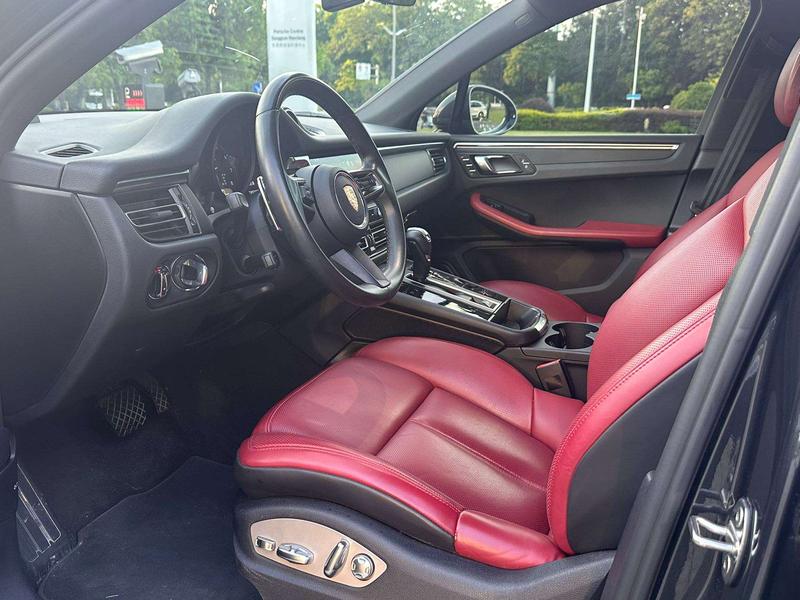 Porsche Macan, 2023 — фото 9 из 11