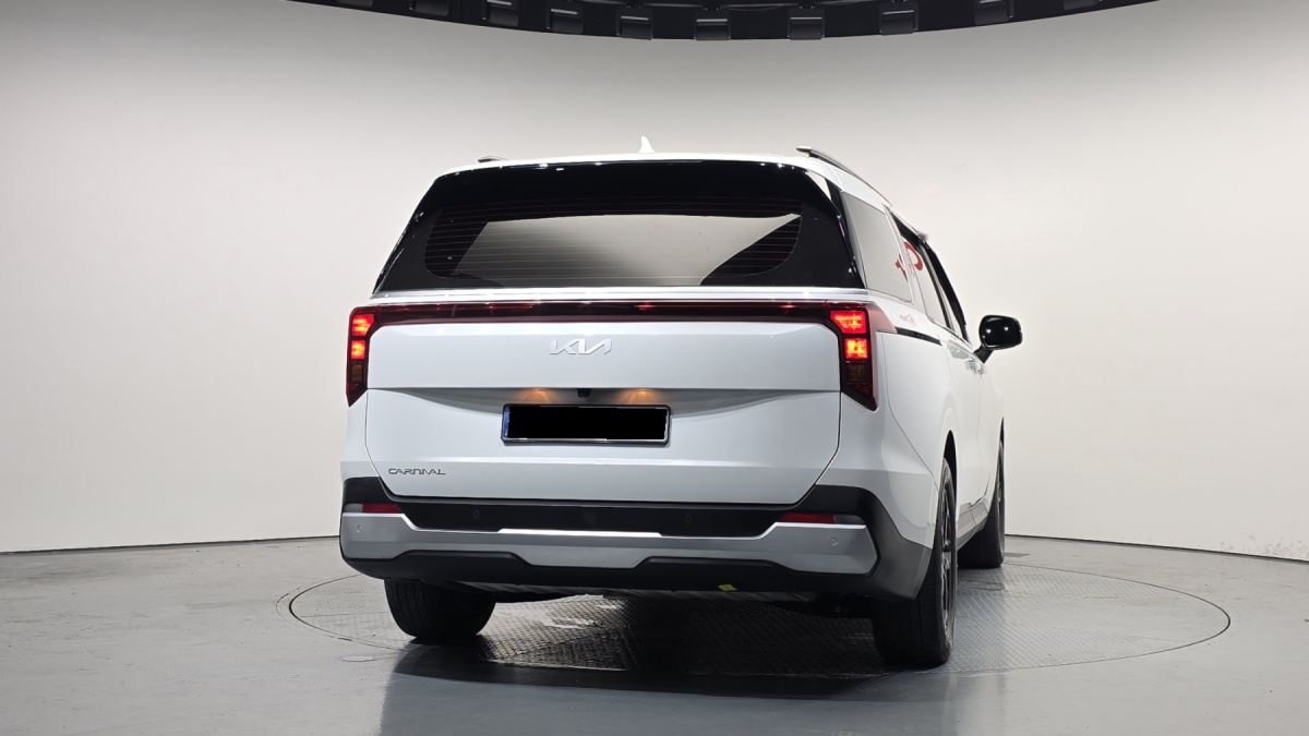 Kia Carnival, 2024 — фото 4 из 12