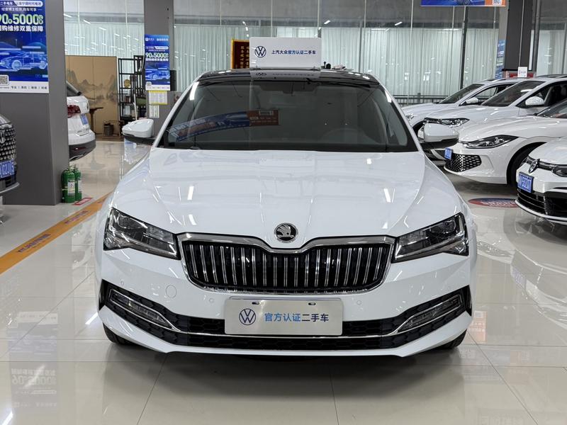 Skoda Superb, 2023 — фото 2 из 12