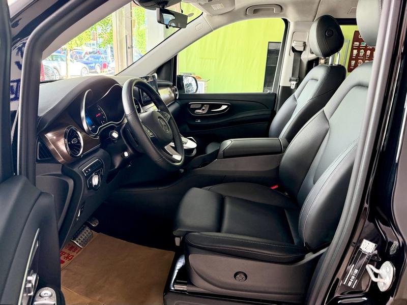 Mercedes-Benz V-Class, 2023 — фото 9 из 12