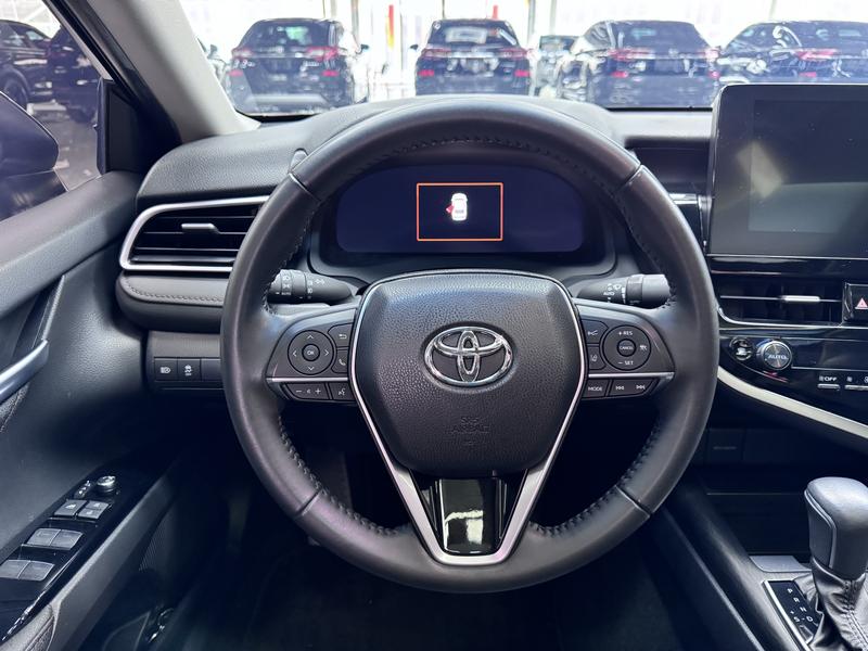 Toyota Camry, 2022 — фото 8 из 11