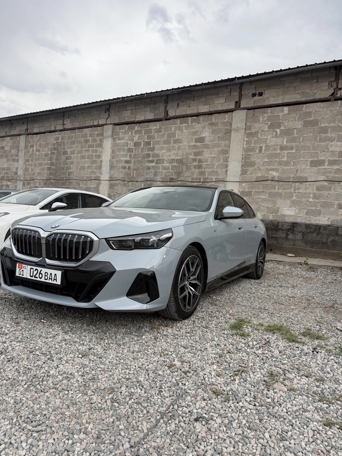 BMW 5 Serii, 2024 — фото 3 из 8