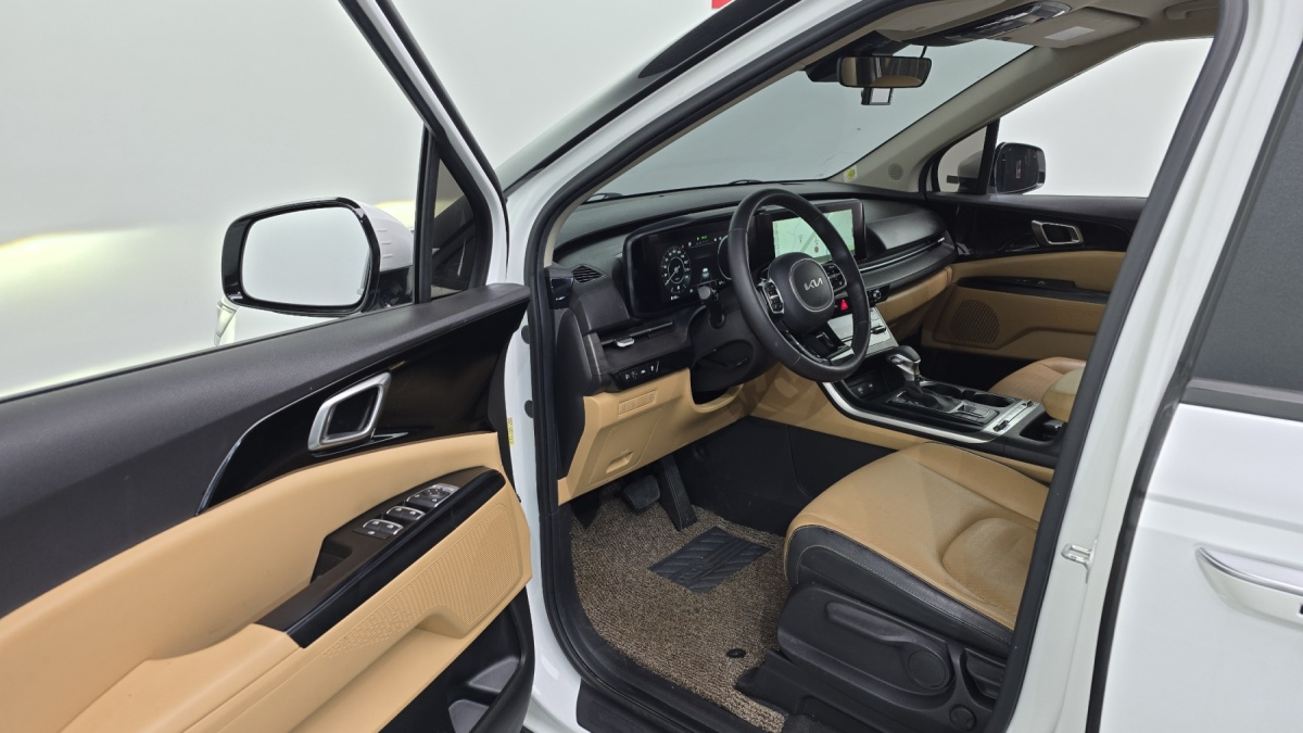 Kia Carnival, 2022 — фото 9 из 12