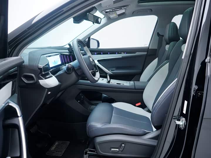 Geely Atlas L, 2024 — фото 5 из 9