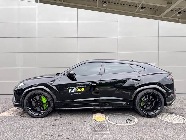 Lamborghini Urus, 2023 — фото 7 из 9
