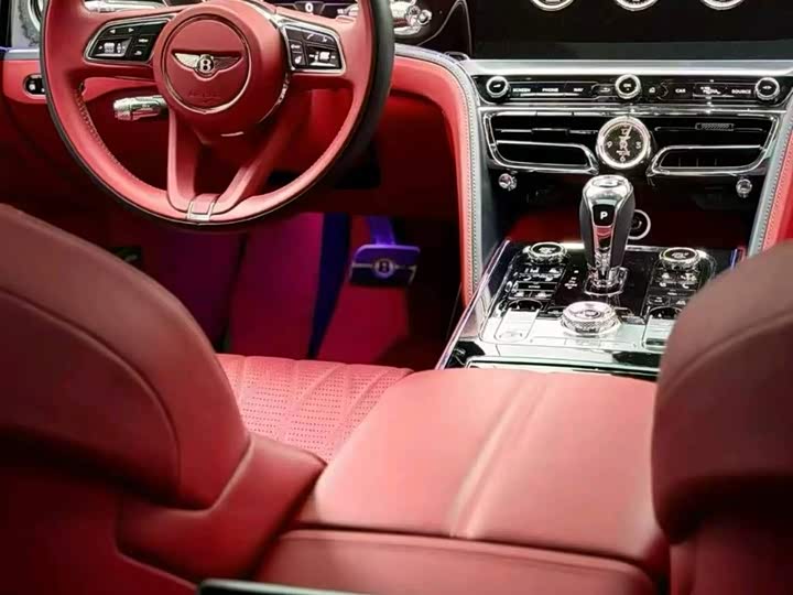 Bentley Flying Spur Hybrid, 2022 — фото 5 из 7
