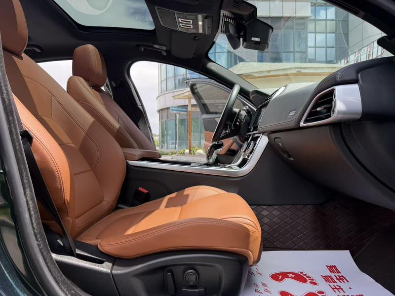 Jaguar XE L, 2022 — фото 9 из 11