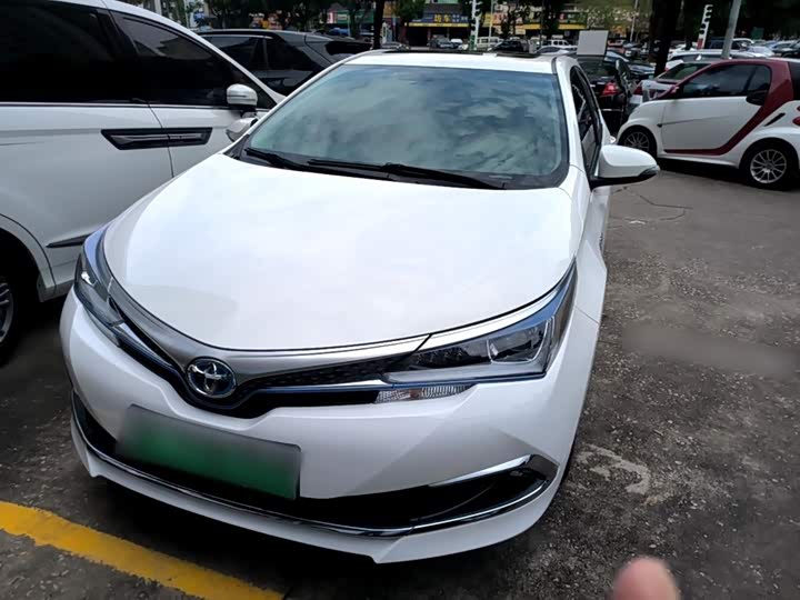 Toyota Corolla Hybrid, 2022 — фото 2 из 9