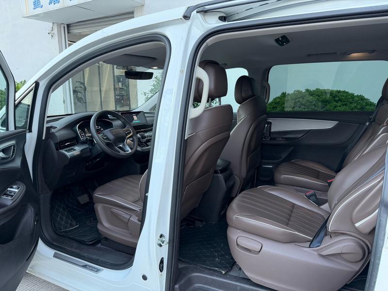 Roewe iMax 8, 2023 — фото 9 из 11