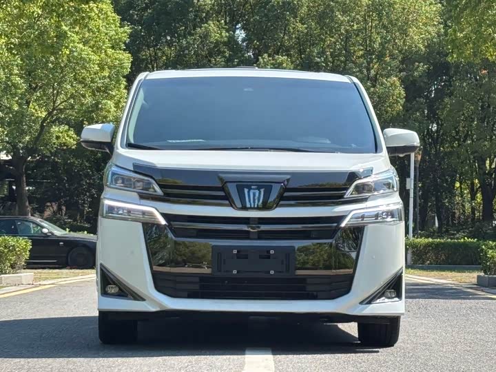 Toyota Vellfire, 2023 — фото 2 из 12