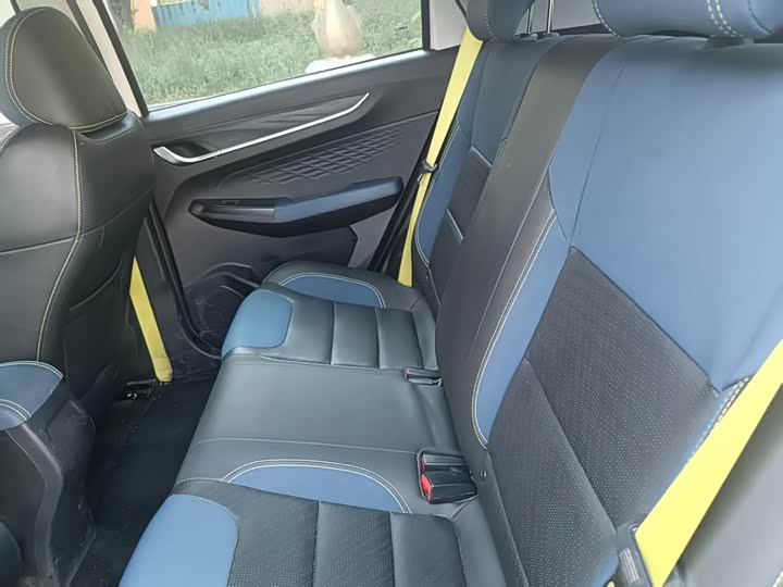 Geely Geometry EX3, 2022 — фото 6 из 9