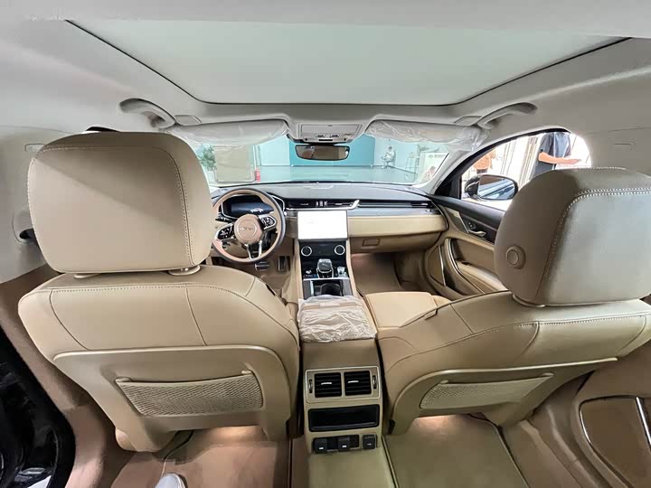 Jaguar XF L, 2026 — фото 8 из 9