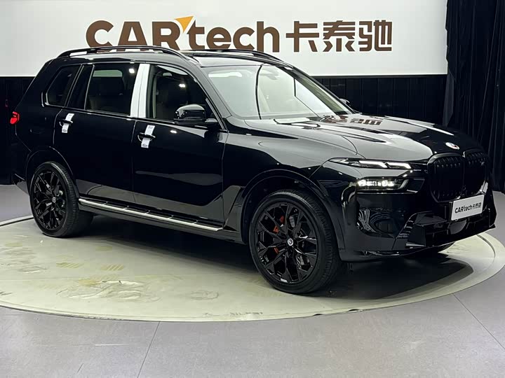 BMW X7, 2023 — фото 2 из 5